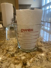 Pyrex 2 Cup Measuring Cup! Glass Clear Red Lettering. 6001075