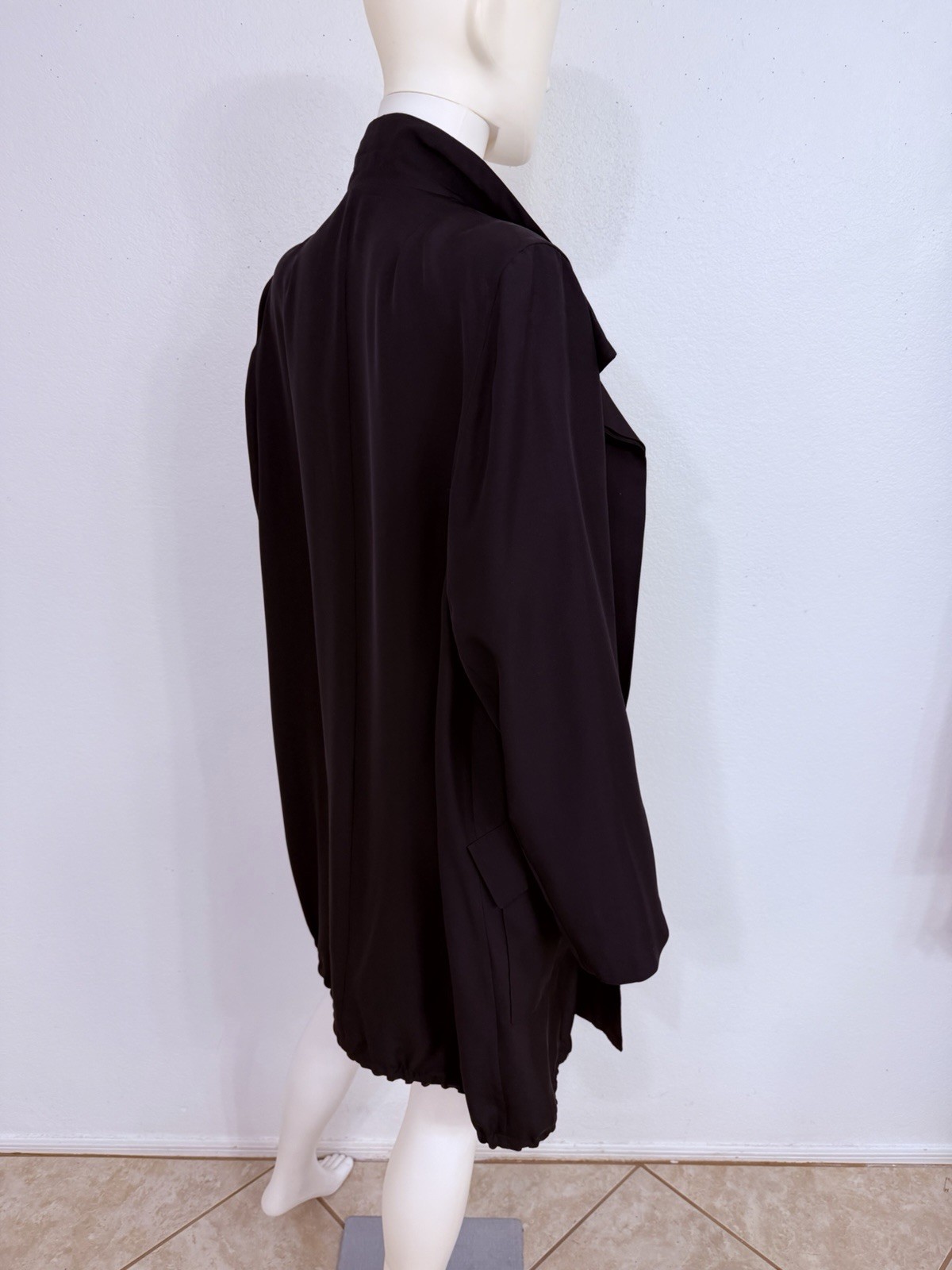 Akris Black 100percent Silk Coat Jacket Rain Coat Trench Coat Made Switzerland Fits L image 5