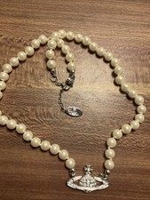 Vivienne Westwood Mini Bas Relief Pearl Choker