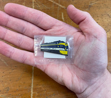 Chesapeake & Ohio E8 Locomotive Lapel Pin C&O...