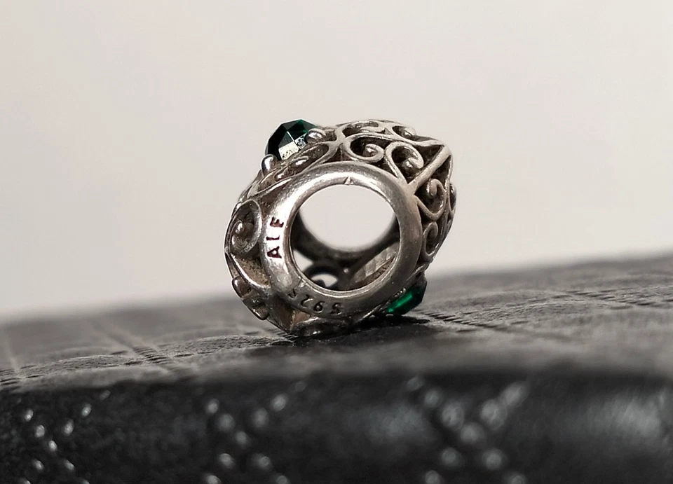 Beautiful Pandora May Green Signature Heart Birthstone Silver Charm 791784NRG - image 4 of 4