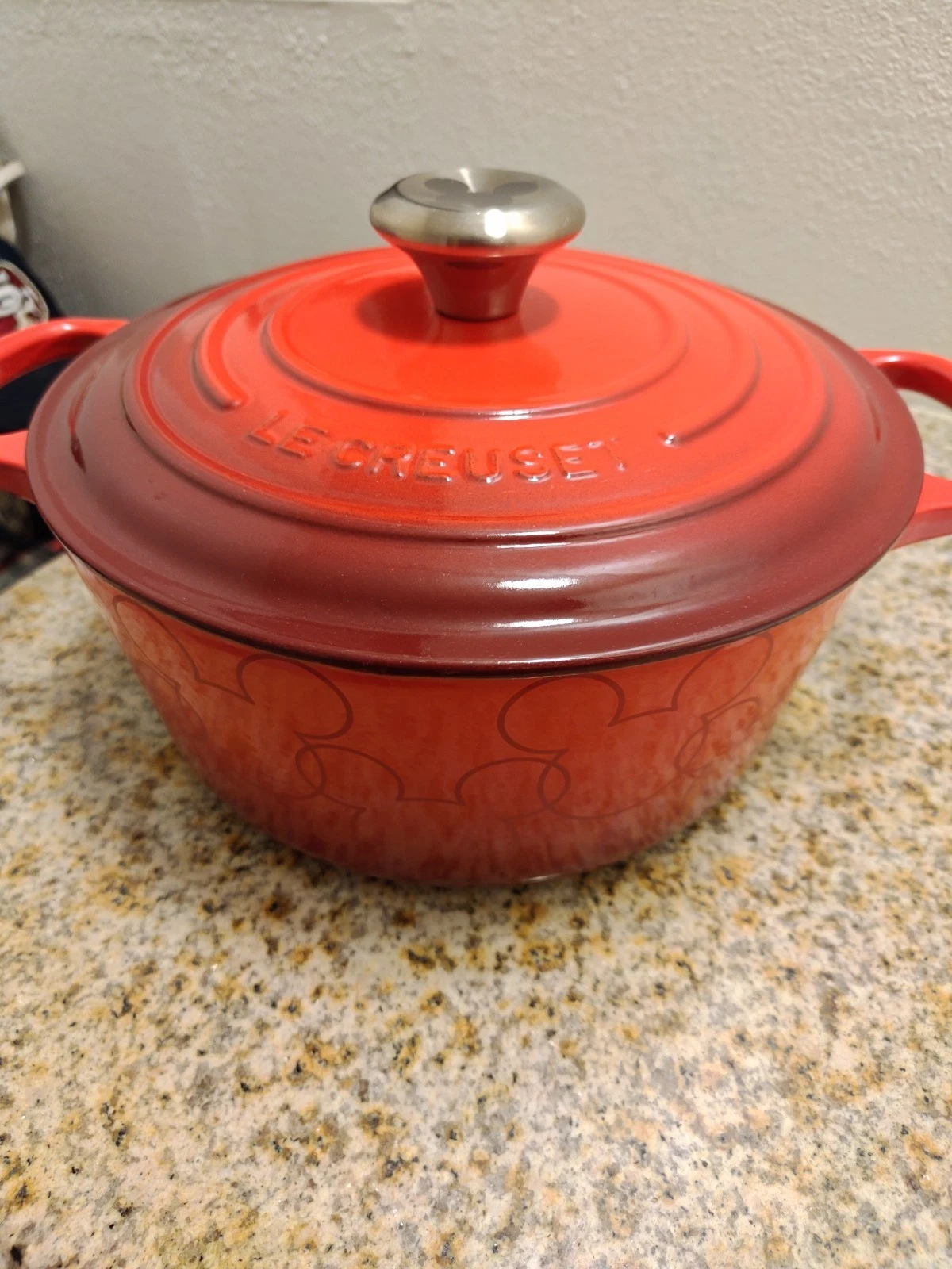 Le Creuset Dutch Oven 4.5 Qt Mickey Mouse Edition. Rare. Chery/Red Color.