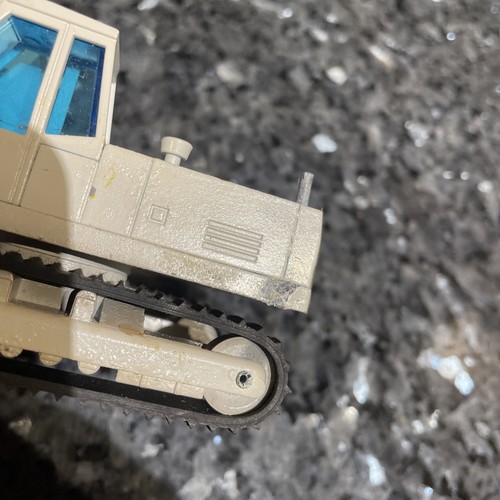 Eder R835 Excavator w/ Krupp Hammer 1:50 Scale Diecast Model NZG 247 Damaged - Picture 15 of 17