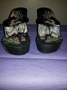 bebe platform flip flops