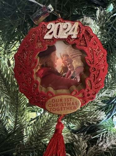 2024 Hallmark Red Sparkle Nostro 1° Natale Insieme Cornice Ornamento