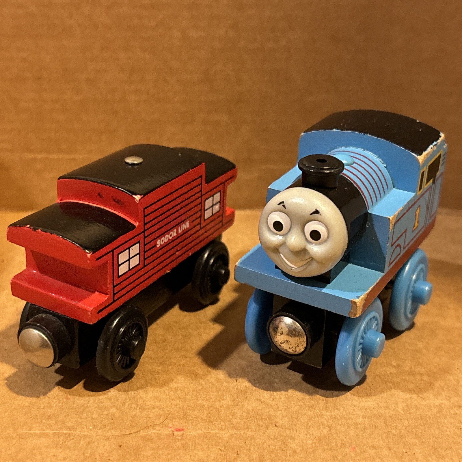 Thomas & Friends Wooden Train Set with Engine and Caboose  
