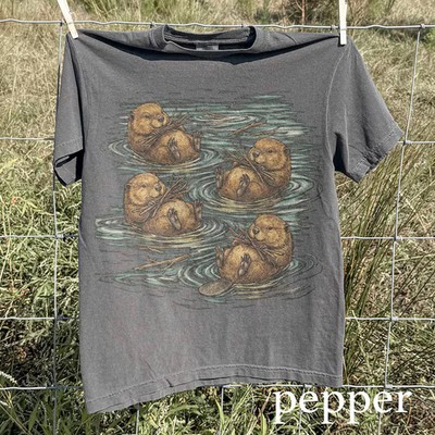 Vintage River Otter Cute Animal Graphic Comfort Tee