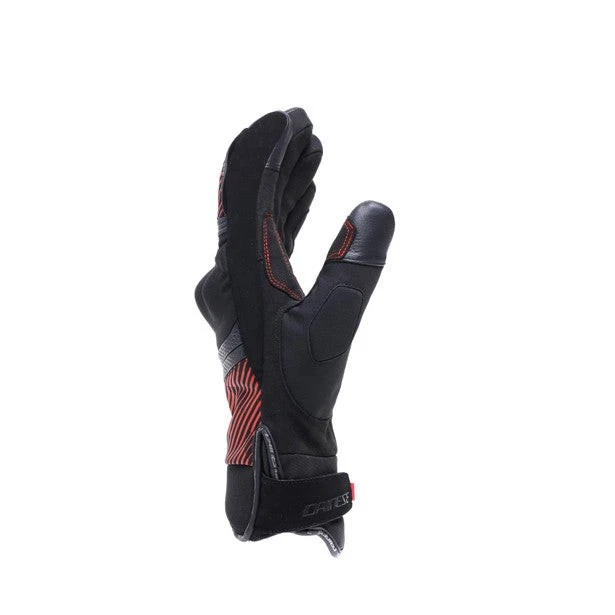 Black Black Red, photo 3 of 7
