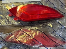 NEW OEM HYUNDAI TUCSON 2010-2015 REAR BUMPER REFLECTOR KIT (BOTH SIDES)