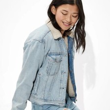 Ashley Vintage Charm Sherpa Lined Jean Jacket Women's Size M Light Wash