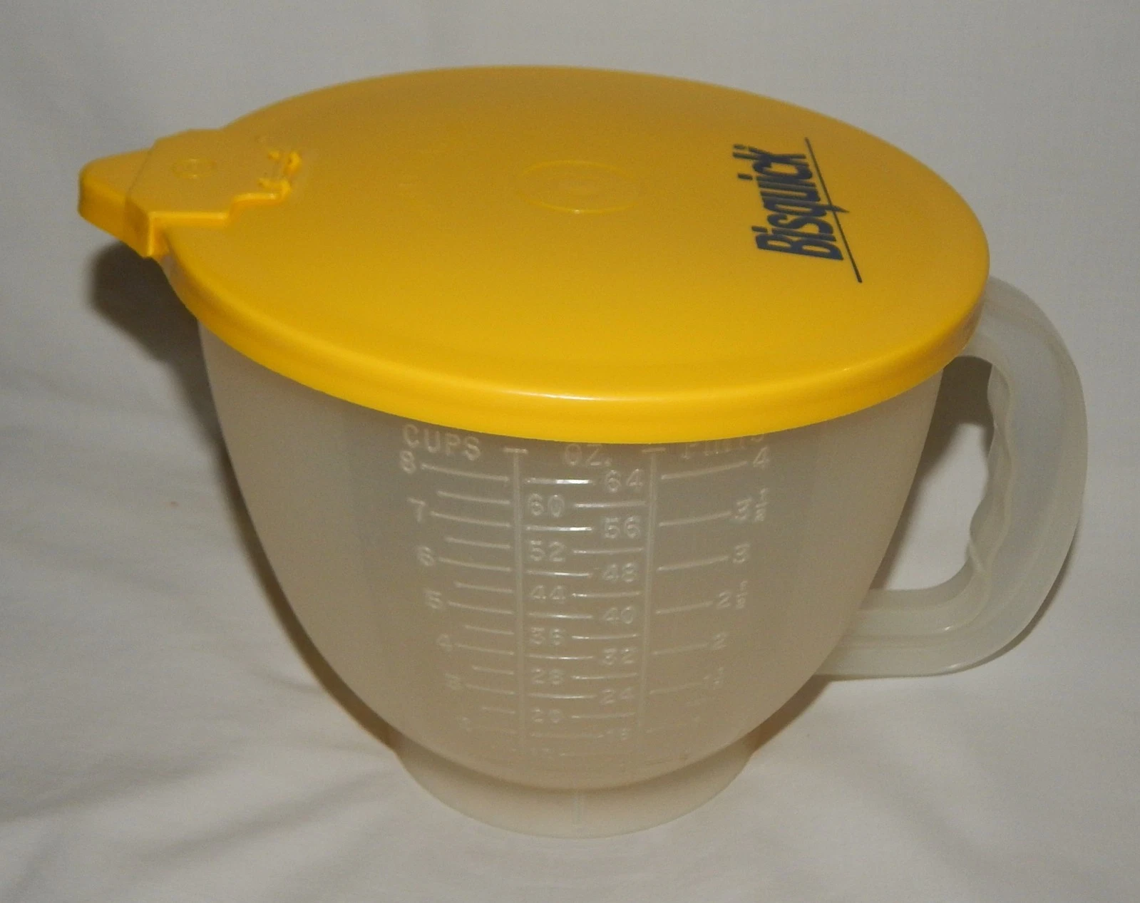 rare Bisquick Tupperware 8 Cup Measure Mix N Store Batter Bowl yellow lid