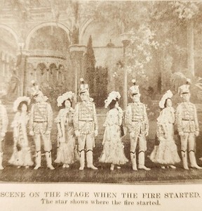 1904 Stage Scene At The Start Of Chicago Iroquois Theater Fire Disaster DWNN5