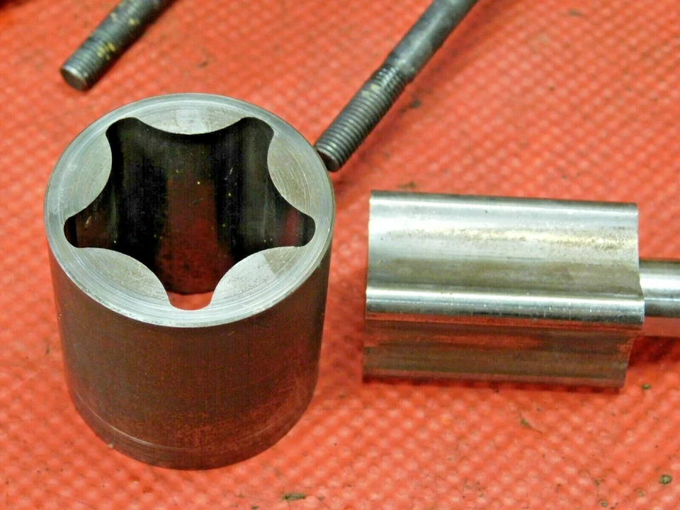 Triumph GT6, TR6, TR250, Engine Oil Pump, Original, !! - Image 2 of 2