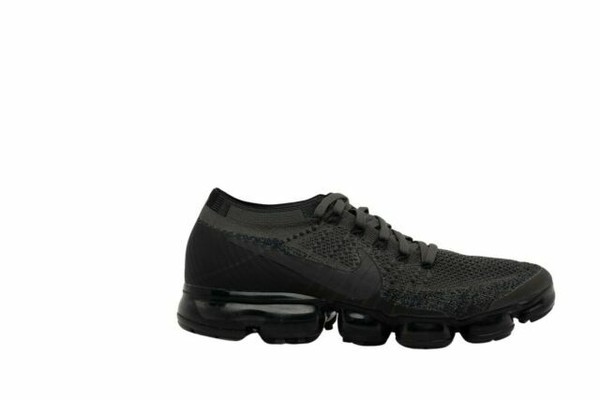 vapormax black and red