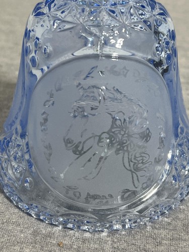 Vintage blaue Pressglas Glocke Einhorn Motiv geätzte Platten Sammlerstück Deko - Bild 4 von 10