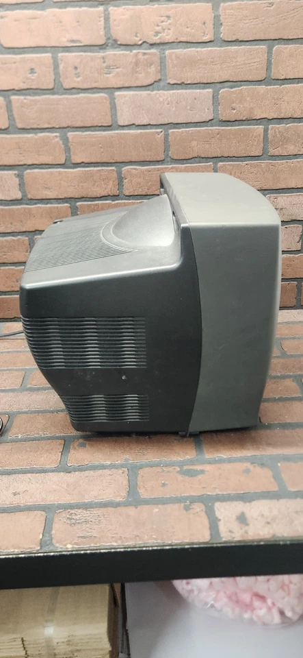 Televisor CRT Daewoo DTQ - 14P 1FC 13 pulgadas - TV de tubo retro para juegos Foto 2 de 4