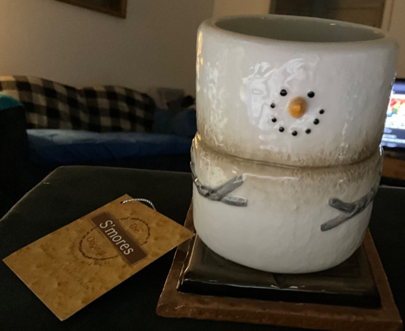 MIDWEST CANNON FALLS Marshmallow S'Mores Christmas Candle Unused