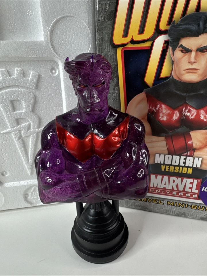 Estatua mini busto Bowen Designs Wonder Man (versión variante ion) #239/500 Foto 2 de 4