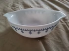 Vintage PYREX MIXING BOWL, White with Blue Snowflake 2-1/2 Qt, No. 443, #34