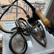 Vintage NAOMOTO Industrial Steam Iron. HYS Series. 110V800WMODEL. Japan.