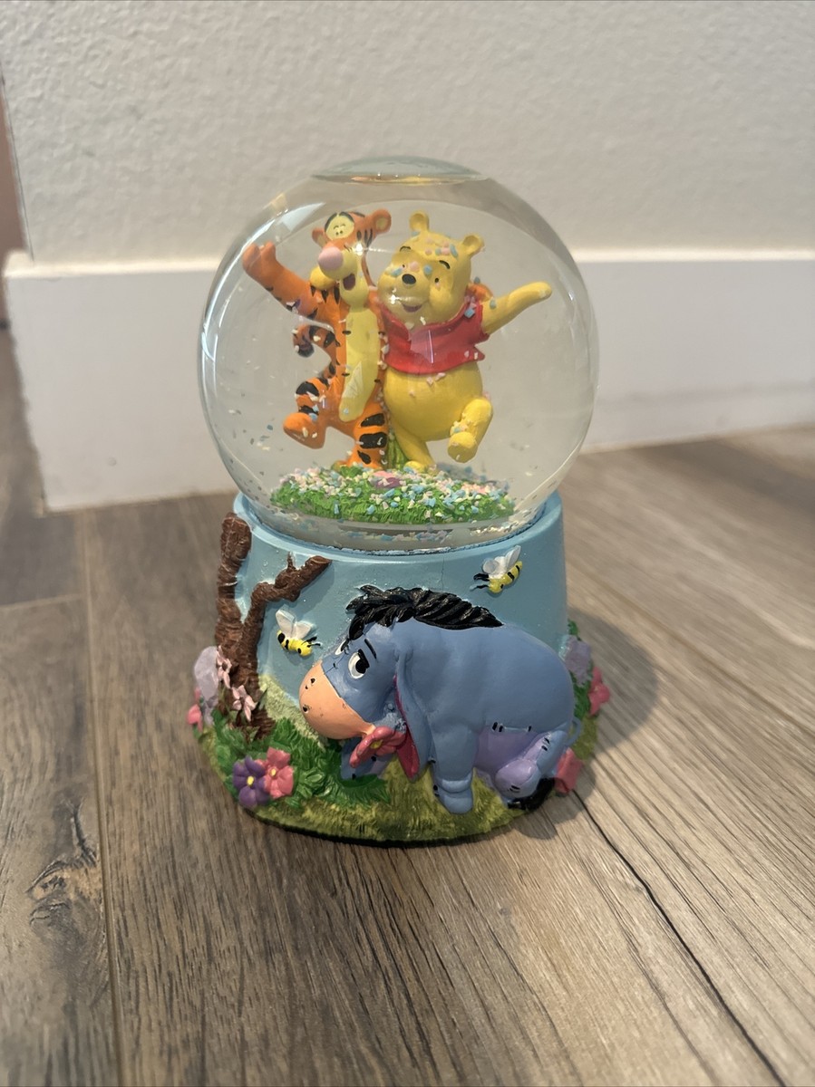 Disney Winnie the Pooh Tigger Eeyore Dancing Musical Water Snow