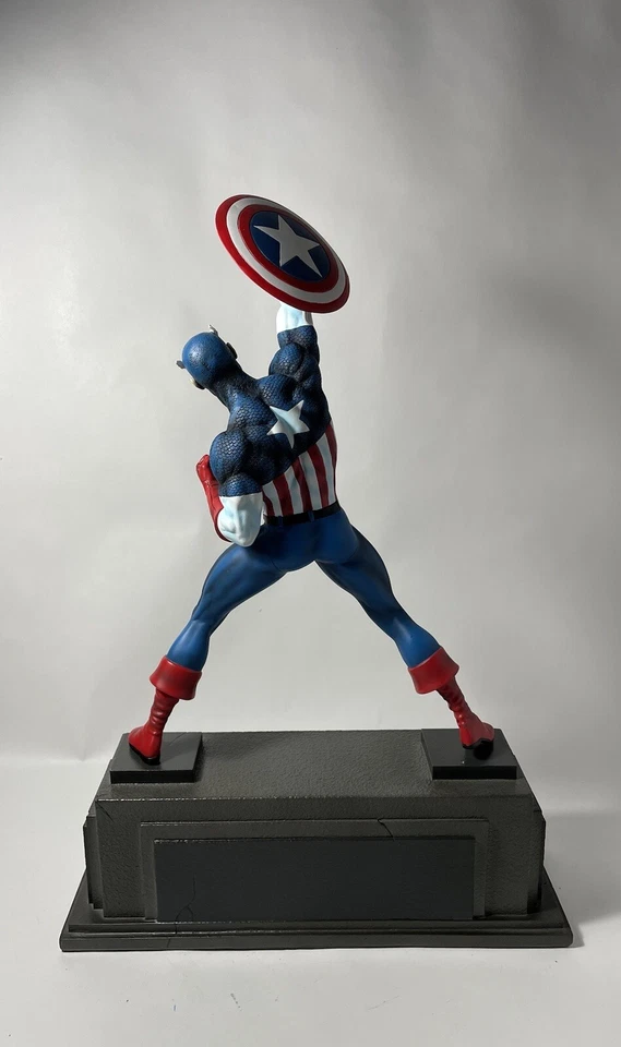 Estatua de resina Capitán América edición limitada Foto 3 de 4