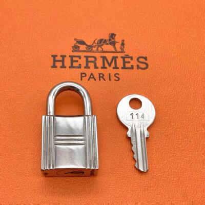 HERMES(エルメス) Padlock Cadena Charm s-l400.jpg