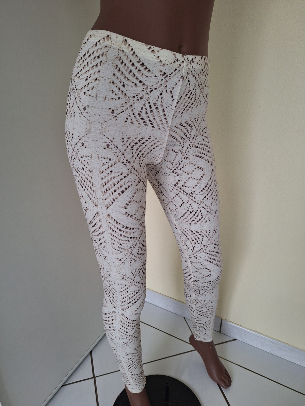 Picture 2 of 4