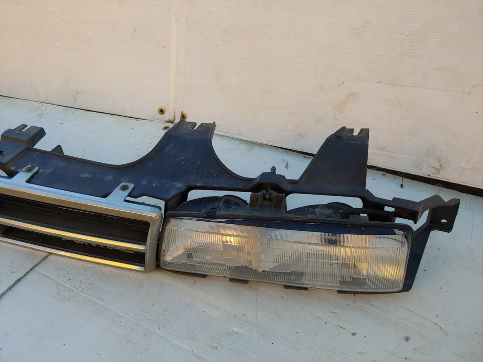 1989 Pontiac Bonneville Header Panel Grille Headlights Oem - Image 4 of 4