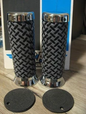 RARE - Drag Specialties DS 0610-0021 Leather Diamond Plate Grip Set