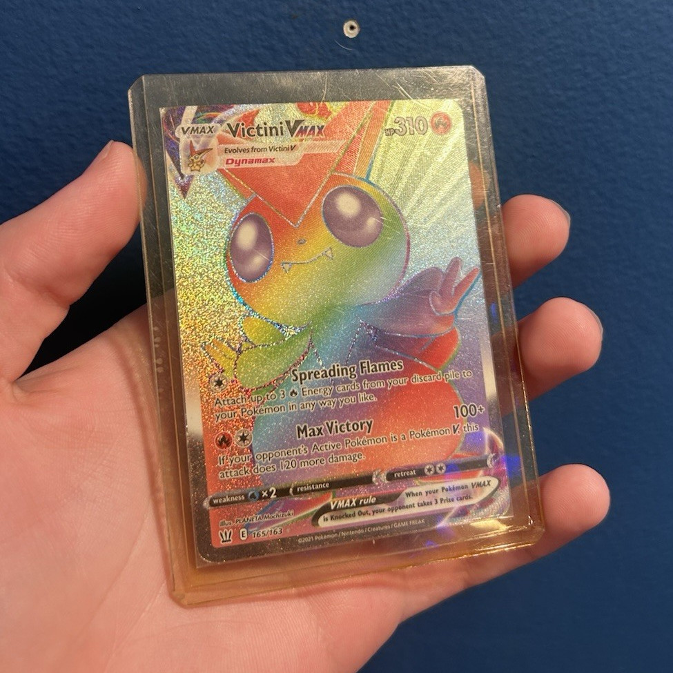 Pokémon TCG Victini VMAX Swsh05 Battle Styles Secret Rare Full Art Holo 165/163