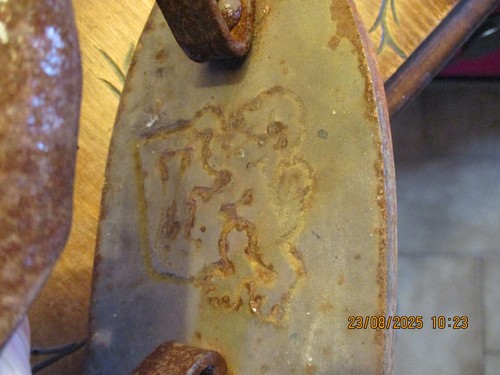 Ancien Fer à Repasser en Fonte N°4 au Lion ( Peugeot ? ) - Imagen 2 de 4