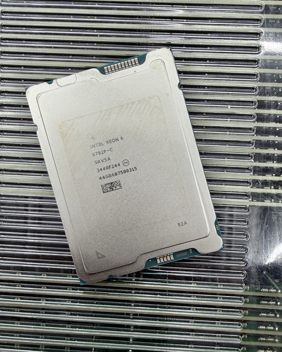 Intel Xeon 6 6782P-C CPU 80 CORES 160 threads 336MB Cache 2.00GHz