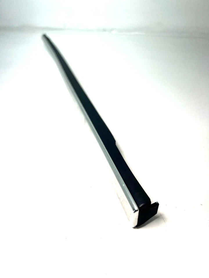 VOLKSWAGEN PASSAT GLS 2002-2005 VENTANA LATERAL DERECHA MOLDURA CROMADA 3B4 839 476 OEM Foto 3 de 4