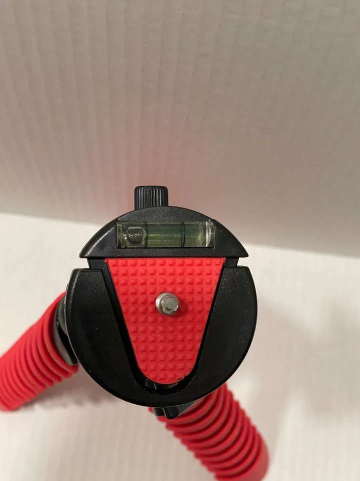 Vivitar 12 inch Compact Rubberized Spider Camera Tripod Flexable Legs Red Large - Image 3 of 3