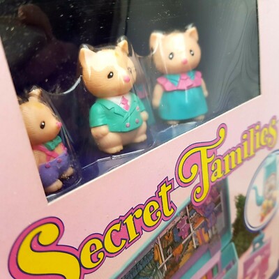 SECRET FAMILIES: KITTY (KITTEN, PLAYMATES TAKARA!) NO SYLVANIAN DOLL. BRAND NEW!
