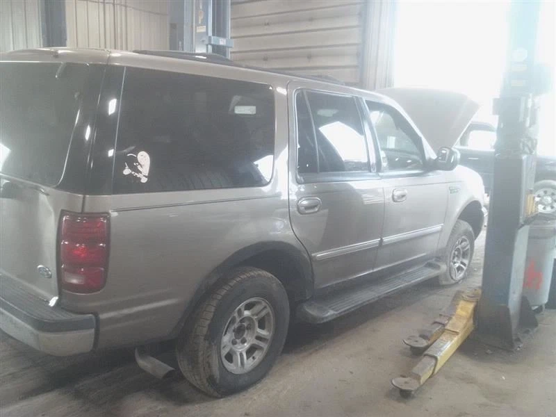 Paquete de limusina trasera con pinza de pasajero para 03-11 Lincoln & Town Car 2004435 Foto 3 de 4