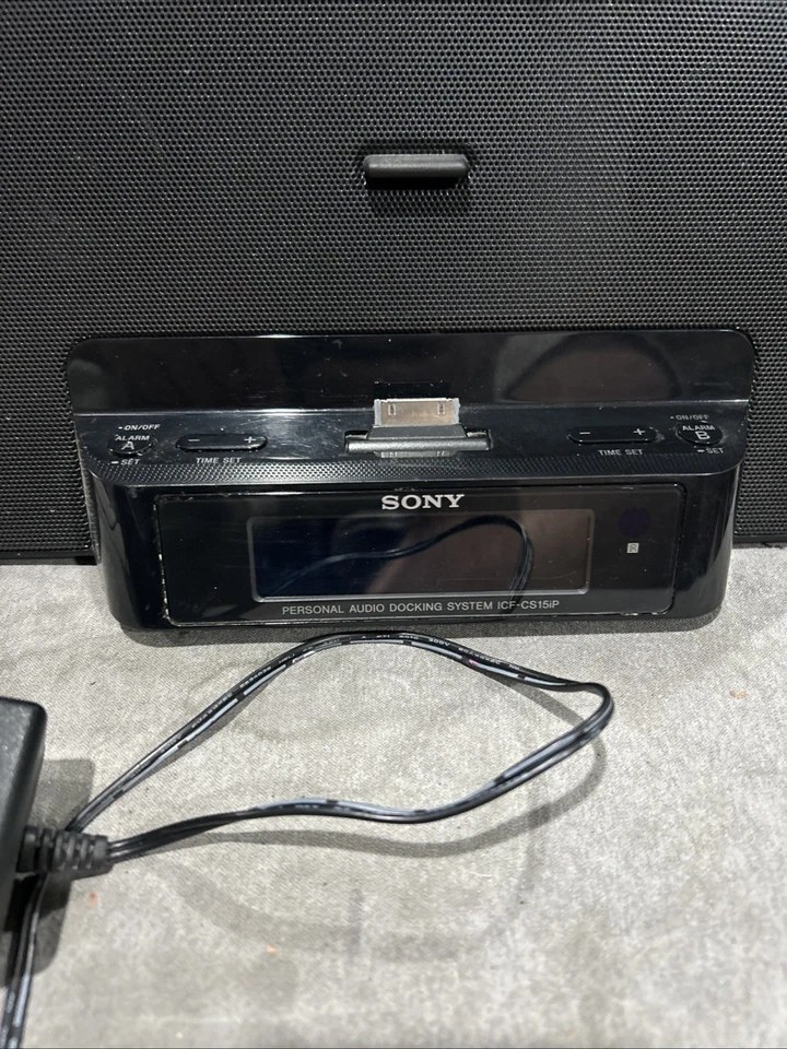 Sony Radio iPhone Sistema de Acoplamiento de Audio Personal Reloj Despertador ICF-CS15iP Megabass Foto 2 de 3