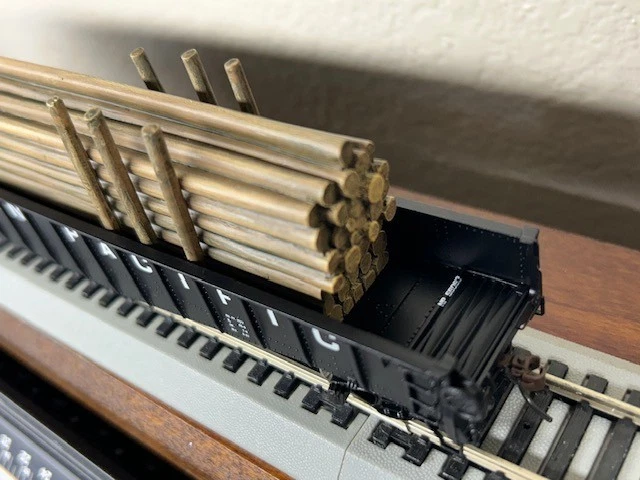 NORTHERN PACIFIC - 65 ft DROP END MILL GONDOLA w/ RESIN POLE LOAD HO SCALE NEW - Image 4 of 4