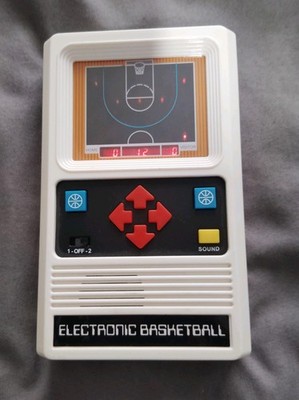Basic Fun Electronic Basketball Handheld Electronic Game 2017 Ages 8-11