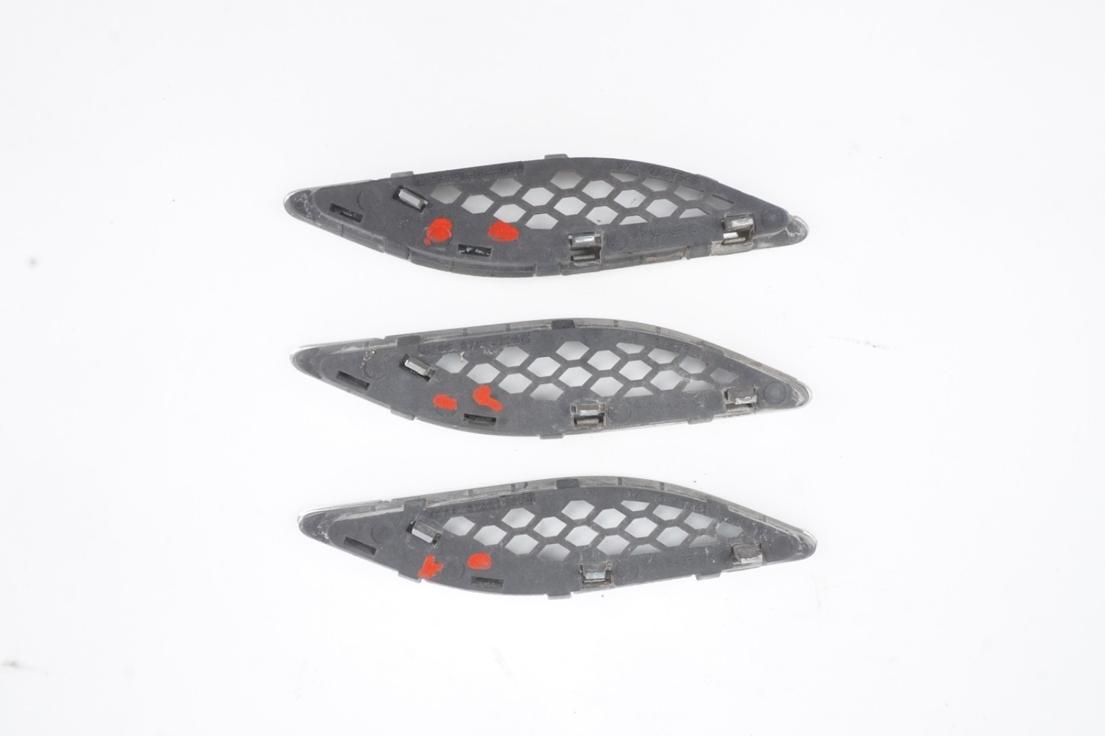 2014 - 2019 Maserati Ghibli Front Right Fender Vent Grille Trim Set OEM