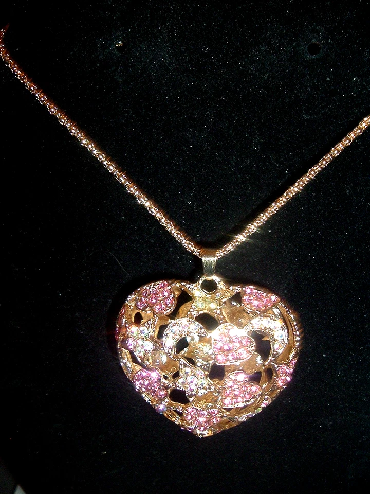 Betsey Johnson HERMOSO COLLAR COLGANTE DORADO ESTRELLA LUNA CORAZÓN ABIERTO Cristal Foto 2 de 4