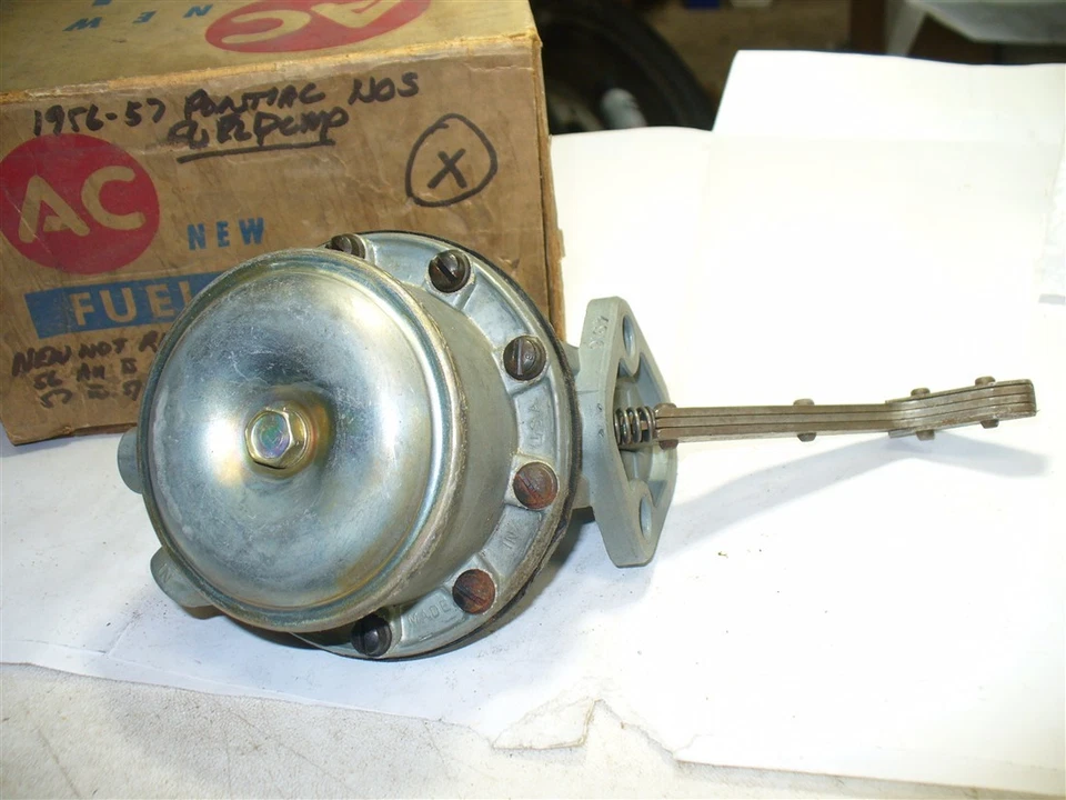 Pontiac V8 1956 1957 nos bomba de combustible marca CA 4328 Foto 2 de 4