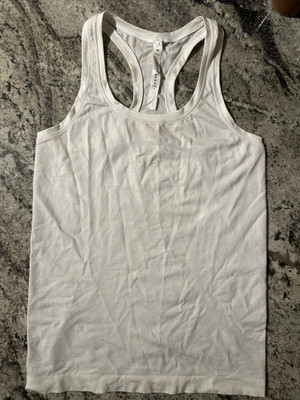 Lululemon Womens Sweat Life Crush  The Distance Tank Top  Pink Size 6