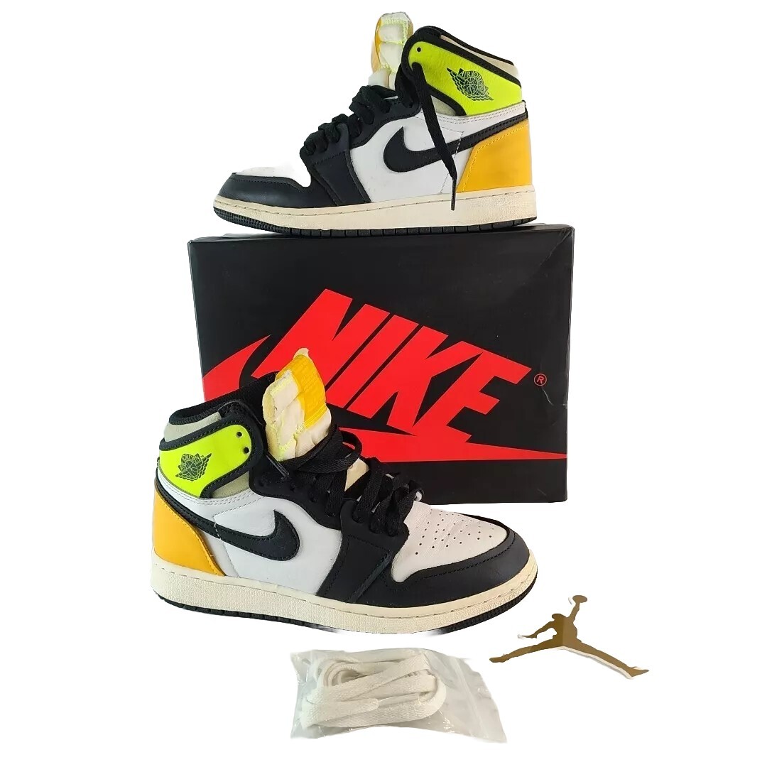 Air Jordan 1‎ Big Kids Retro High OG Sneakers Volt Gold 555088-118 Size 4.5y Air Jordan 1 Big Kids Retro High OG Sneakers Volt Gold  main image 3