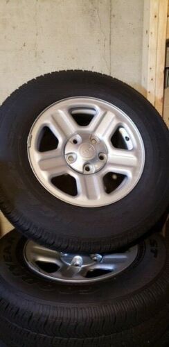 Factory Rims/Tires Centers Goodyear Wrangler P225 75 R16 Jeep JK Less than  50 Mi | eBay