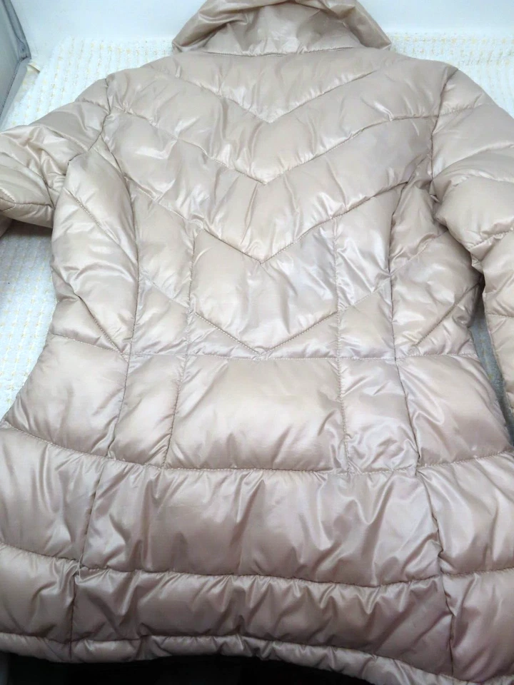 Abrigo Kenneth Cole Puffer Juvenil Niña XS Beige Foto 3 de 4