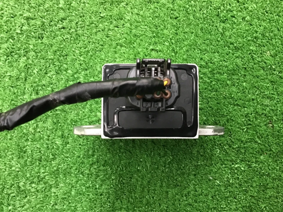 Sensor de control de estabilidad de velocidad de guiñada Toyota 4Runner 2003-2004 OEM 89183-60010 Foto 4 de 4