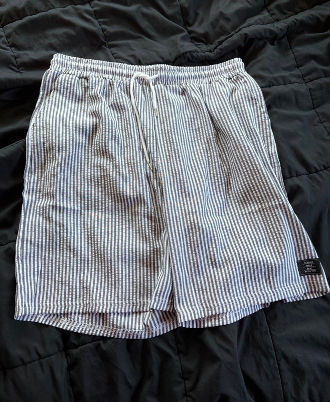 Men's Striped Drawstring Shorts with Pockets Elastic Waist - New! & Never Worn!