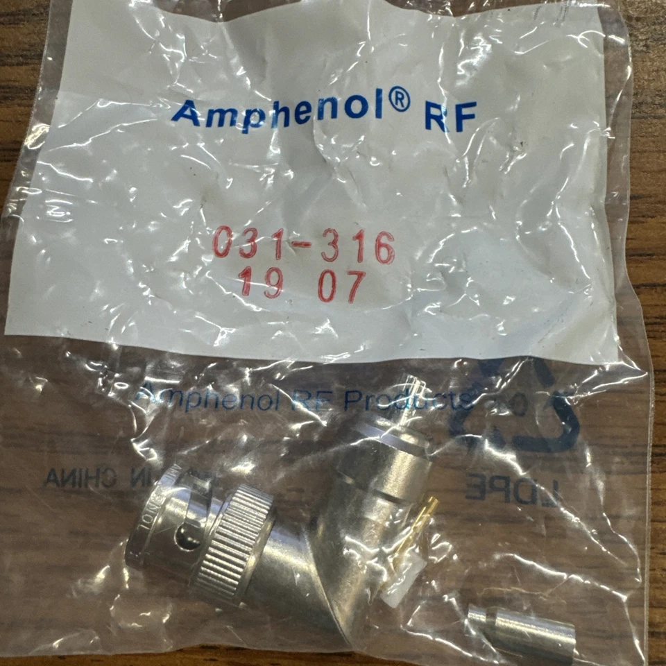 98pcs Amphenol 031-316 RF Connector Right angle Crimp MILITARY gold pin bin11 - Image 2 of 4